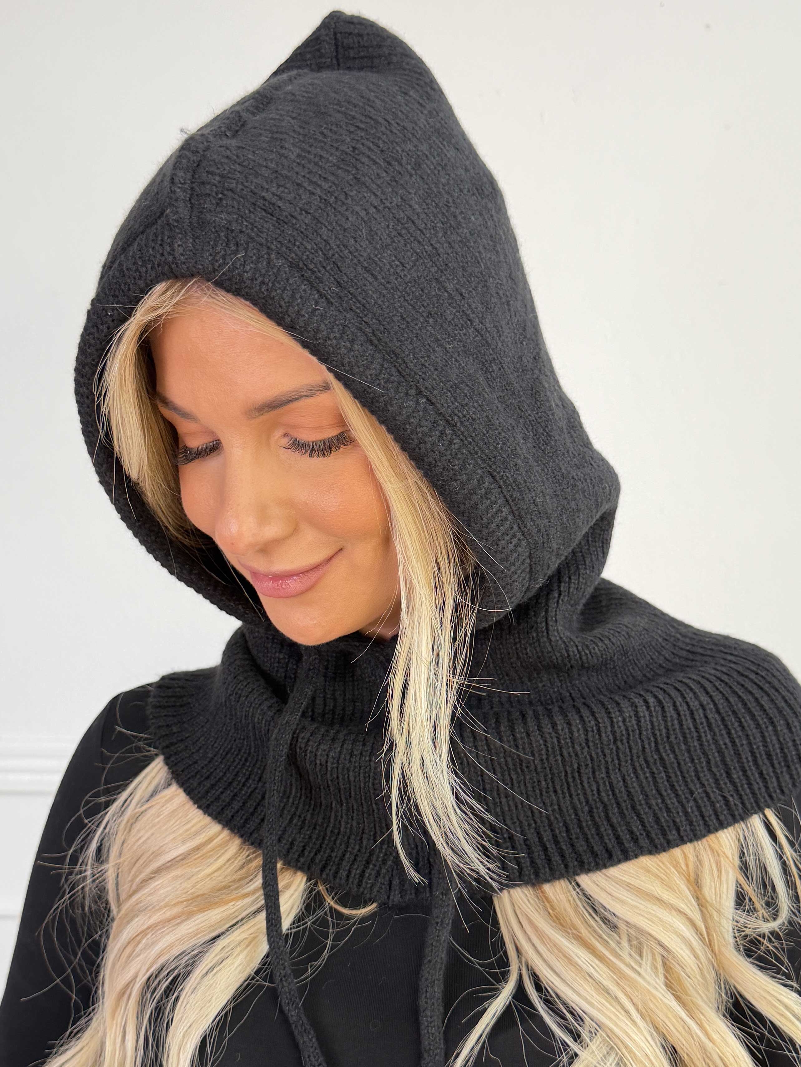 Tinna - Blød og varm balaclava i strik med uld